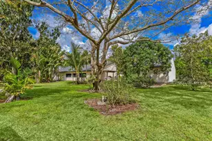 16244 E Downers Dr E, The Acreage, FL 33470 - Photo 53