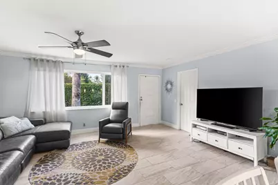 149 SE 27th Place, Boynton Beach, FL 33435 - Photo 11