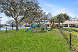 336 W Coral Trace Cir, Delray Beach, FL 33445 - Photo 29