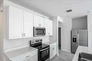 590 Salisbury Cir, Fort Pierce, FL 34982 - Photo 13