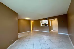 9799 Westview Dr, Coral Springs, FL 33076 - Photo 5