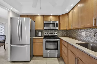 361 Wellington J, West Palm Beach, FL 33417 - Photo 3