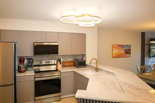 2334 S Cypress Bend Dr, Pompano Beach, FL 33069 - Photo 9