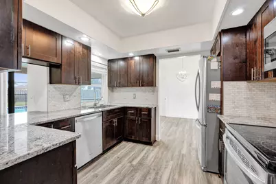 5127 E Woodstone Cir Circle E, Lake Worth, FL 33463 - Photo 9