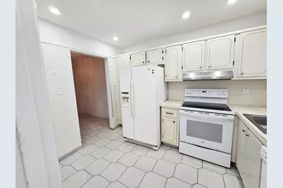 501 Blue Heron Drive, Hallandale Beach, FL 33009 - Photo 5