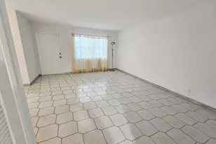 501 Blue Heron Dr, Hallandale Beach, FL 33009 - Photo 7