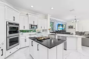 647 Edgebrook Ln, Royal Palm Beach, FL 33411 - Photo 15