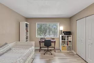 359 Lakeview Dr, Weston, FL 33326 - Photo 15