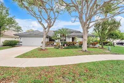 9561 N Orchard Circle, Davie, FL 33328 - Photo 3