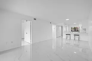 510 W Park Dr, Miami, FL 33172 - Photo 1
