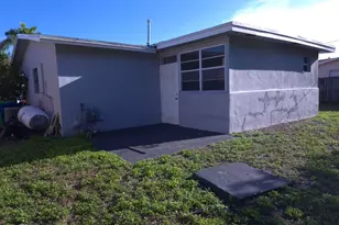 9040 NW 26th Pl, Sunrise, FL 33322 - Photo 5