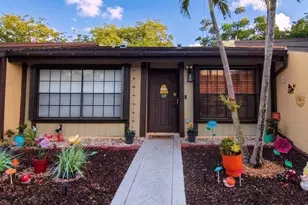 10180 E Cypress Ct, Pembroke Pines, FL 33026 - Photo 1