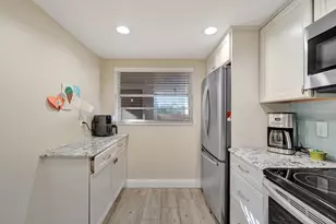 9501 Seagrape Dr, Davie, FL 33324 - Photo 9