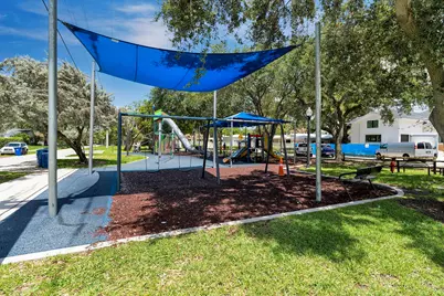 805 SE 10th Street, Fort Lauderdale, FL 33316 - Photo 11