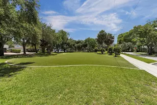805 SE 10th St, Fort Lauderdale, FL 33316 - Photo 9