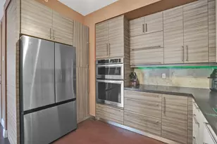 2617 NE 14th Ave, Wilton Manors, FL 33334 - Photo 3