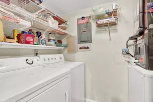 338 Knotty Pine Cir, Greenacres, FL 33463 - Photo 15