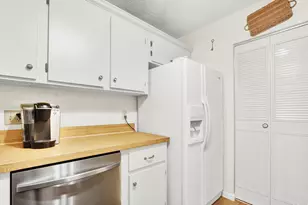 338 Knotty Pine Cir, Greenacres, FL 33463 - Photo 7