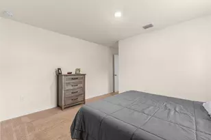 8275 105th Ct, Vero Beach, FL 32967 - Photo 25