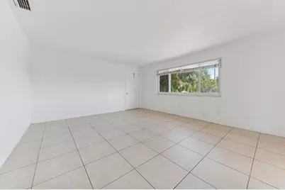 1000 NE 9th Avenue #4, Delray Beach, FL 33483 - Photo 3