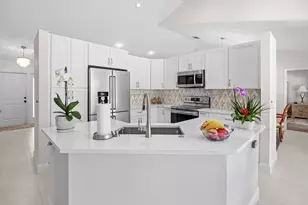 9260 Laurel Green Dr, Boynton Beach, FL 33437 - Photo 5