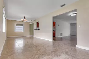 2016 SW Golf Ln SW, Boynton Beach, FL 33426 - Photo 11