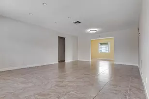 2016 SW Golf Ln SW, Boynton Beach, FL 33426 - Photo 5