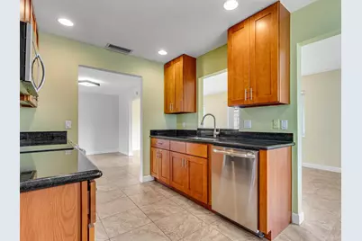 2016 SW Golf Lane SW, Boynton Beach, FL 33426 - Photo 9