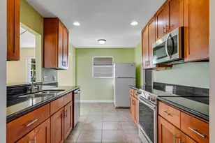 2016 SW Golf Ln SW, Boynton Beach, FL 33426 - Photo 7