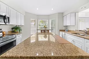 218 W Canterbury Dr W, Palm Beach Gardens, FL 33418 - Photo 11