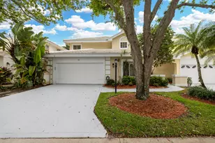 218 W Canterbury Dr W, Palm Beach Gardens, FL 33418 - Photo 1