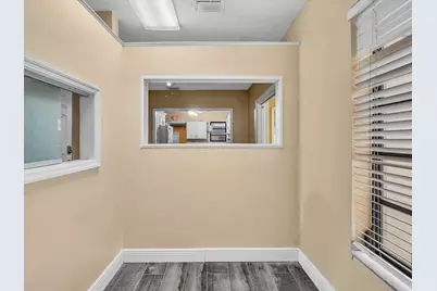 4901 SW 51st Street, Davie, FL 33314 - Photo 9