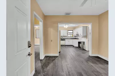 4901 SW 51st Street, Davie, FL 33314 - Photo 11