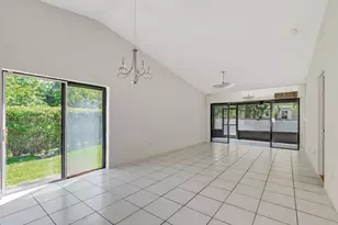 10323 W Boca Bnd W, Boca Raton, FL 33428 - Photo 9