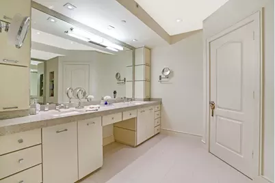 550 SE Mizner Boulevard #B209, Boca Raton, FL 33432 - Photo 17