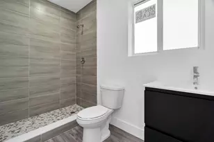 2451 NW 21st St, Fort Lauderdale, FL 33311 - Photo 15