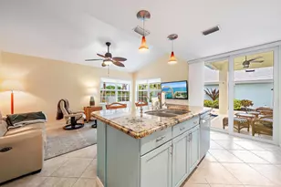 18 Windsor Ln, Palm Beach Gardens, FL 33418 - Photo 5