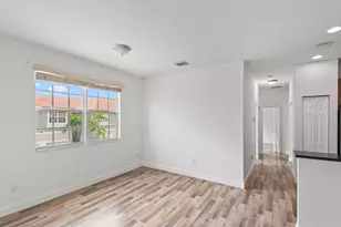 9051 Plymouth Pl, Tamarac, FL 33321 - Photo 5