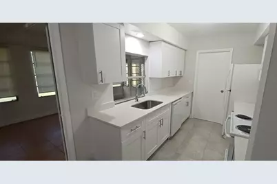 844 SE Festivo Court, Port Saint Lucie, FL 34983 - Photo 5