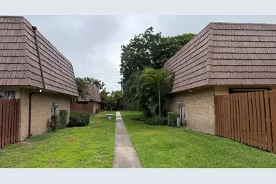 882 Springdale Circle #88-b, Palm Springs, FL 33461 - Photo 1