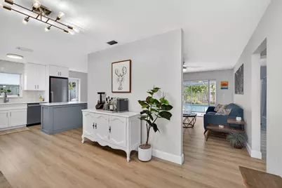 9820 Daisy Avenue, Palm Beach Gardens, FL 33410 - Photo 5