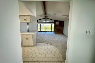 5637 Decatur Dr, New Port Richey, FL 34652 - Photo 9