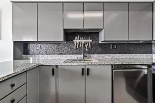 1900 Consulate Pl, West Palm Beach, FL 33401 - Photo 15