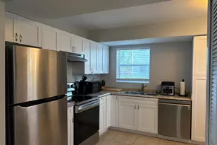 11 Colonial Club Dr, Boynton Beach, FL 33435 - Photo 5