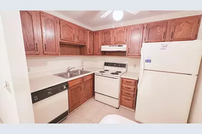 25 Lake Vista Trail #204, Port Saint Lucie, FL 34952 - Photo 5