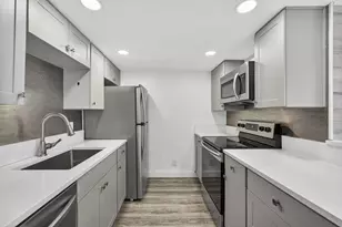 612 Executive Center Dr, West Palm Beach, FL 33401 - Photo 5