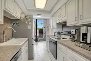 3705 Bridgewood Dr, Boca Raton, FL 33434 - Photo 3