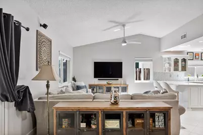 15541 Dover Court, Davie, FL 33331 - Photo 5