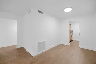 2800 NW 39th Wy, Lauderdale Lakes, FL 33311 - Photo 9