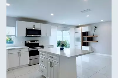 621 Lakeshore Terrace, Davie, FL 33325 - Photo 1